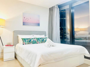 Luxury CBD 5 Beds, 2 Baths Great Skyview with Pool, Gym, Spa, Carpark,Sauna